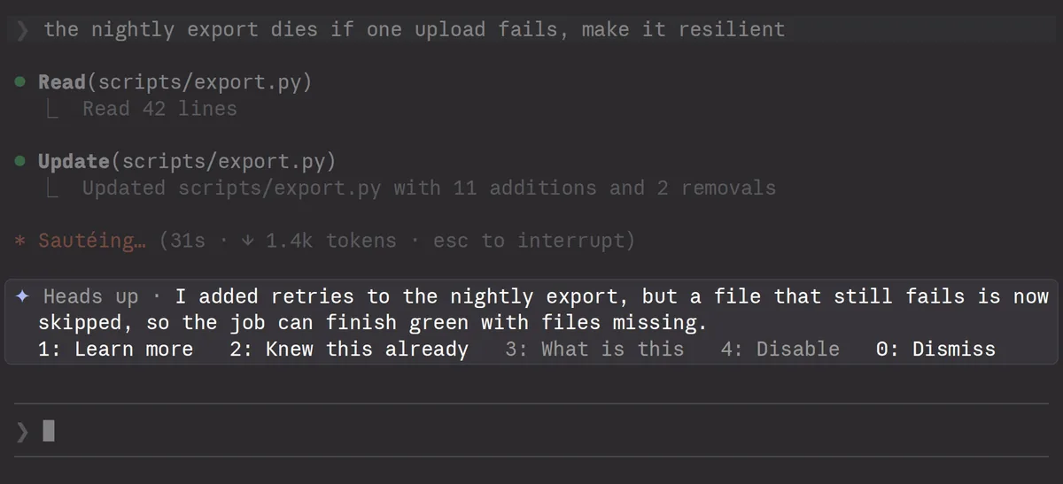 Claude Code im Terminal mitten in einer Antwort, darüber ein hervorgehobener Hinweis des Nebenagenten You should know
